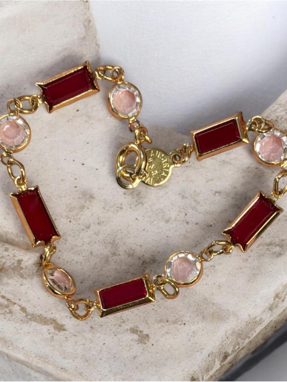 VTG AUSTRIAN CRYSTAL USA RUBY RED & CLEAR CRYSTAL LINK BRACELET GOLD-TONE